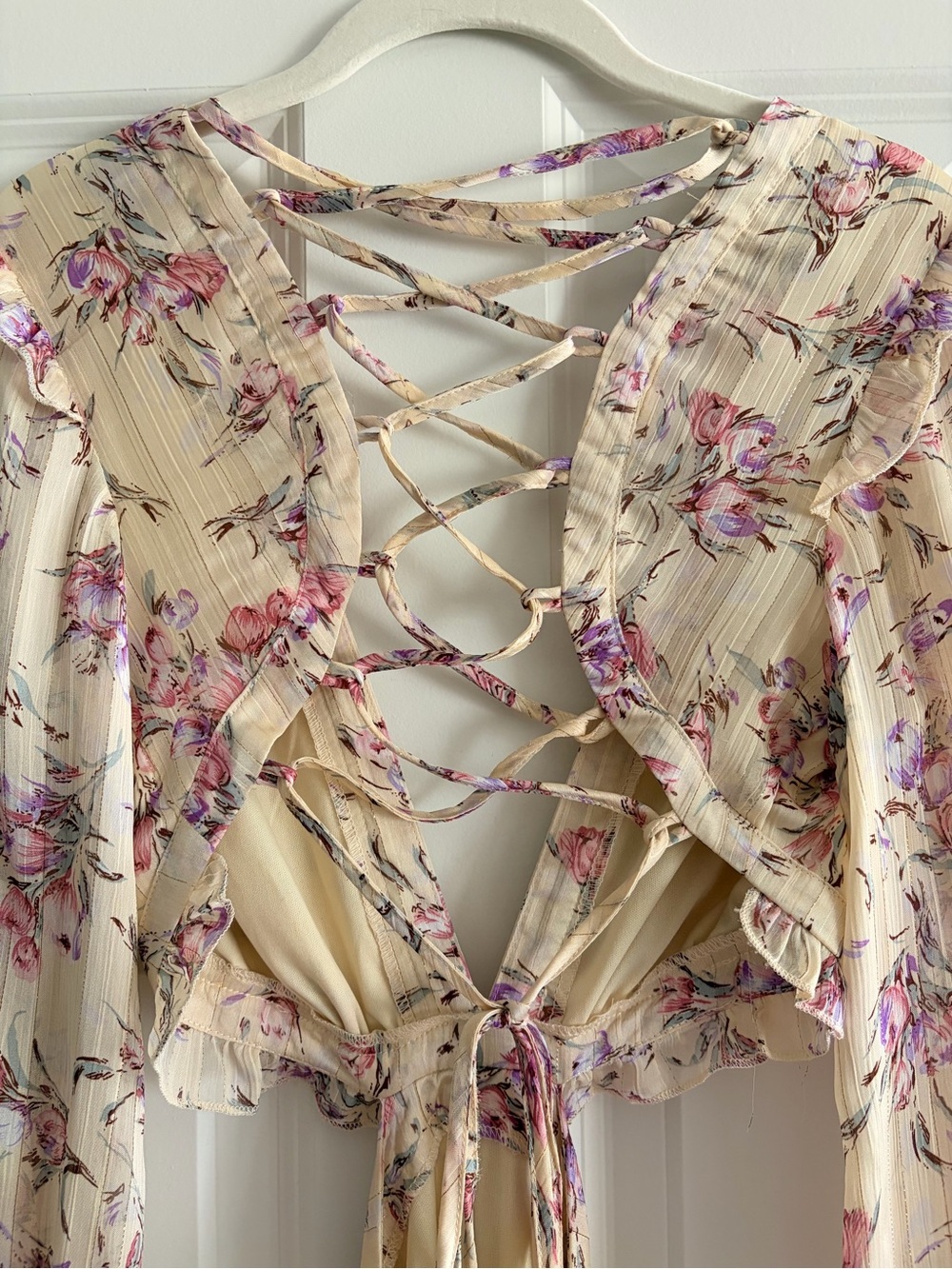 Floral Ruffle Long-Sleeve Romper - Picture 9 of 10